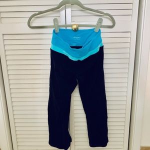 Two Toned Band, Flattering Blue Capri Yoga Pants!